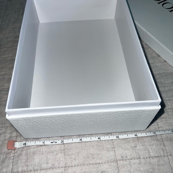 Dior White Pebble Gift/Storage Box (10.25” x 6.5” x 3.5”) - Picture 3 of 5